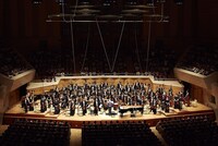 「久石譲＆新日本フィル・ワールド・ドリーム・オーケストラ」によるコンサートの様子。