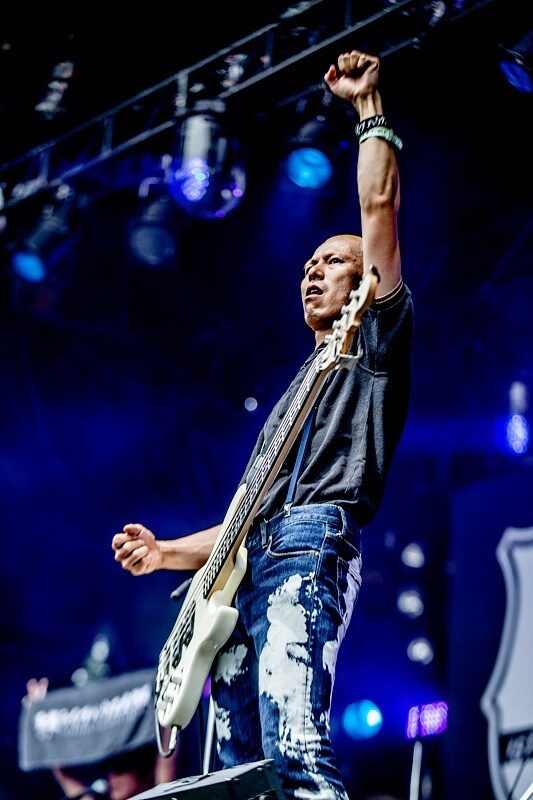 THE STARBEMSからベース寺尾順平脱退