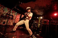 細身のシャイボーイ