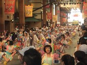 TEMPURA KIDZが参加したダイヤモンドダイニングよさこいチーム。