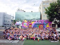 TEMPURA KIDZが参加したダイヤモンドダイニングよさこいチーム。