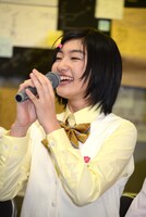 トモ役の小林歌穂。