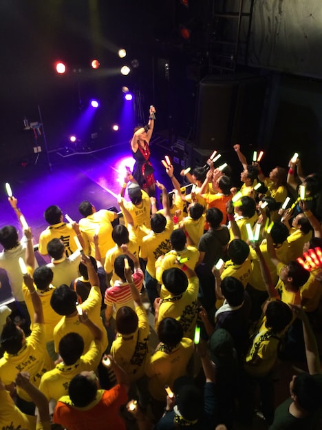 吉川友「茨城凱旋スペシャルライブ 茨城っか大好きっか」の様子。