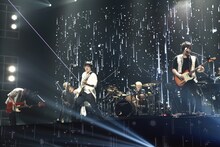 flumpool「flumpool 5th Anniversary tour 2014『MOMENT』」横浜アリーナ公演の様子。