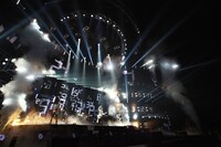 flumpool「flumpool 5th Anniversary tour 2014『MOMENT』」横浜アリーナ公演の様子。