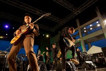 東京スカパラダイスオーケストラとMONGOL800。（撮影：仁礼博）