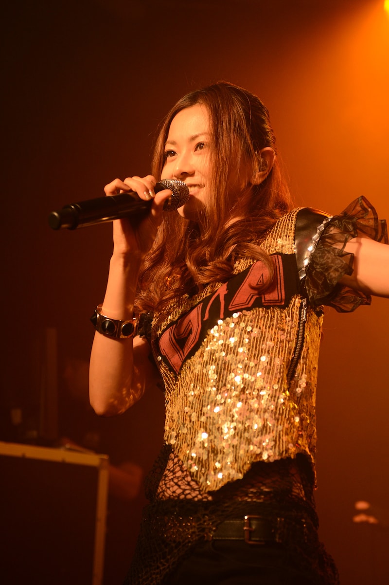 倉木麻衣「15th Anniversary Mai Kuraki Live Project 2014 BEST “一期一会” ~FUN FUN FUN☆彡~」福島・郡山HIP SHOT JAPAN公演の様子。