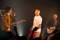 浜野謙太（在日ファンク）と田我流（stillichimiya）。（撮影：寺沢美遊）