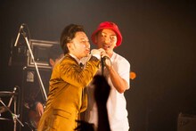 浜野謙太（在日ファンク）と田我流（stillichimiya）。（撮影：寺沢美遊）