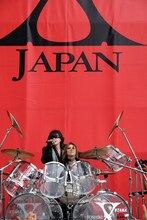 東京・新宿ステーションスクエアで行われたX JAPANのPV撮影の様子。