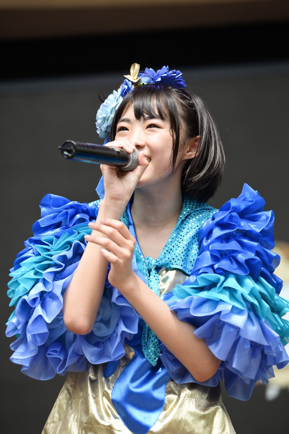 春名真依