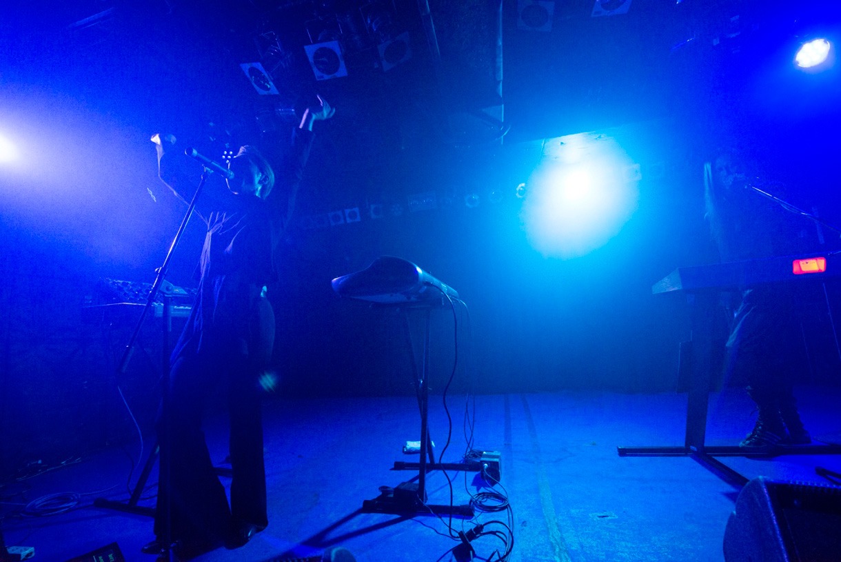 minus（ー）「2nd experiment"too short to show"」の様子。