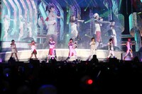 「Asia Progress ～from a-nation～」に出演し、「さよならの前に」を初披露したAAA。