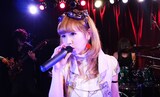 yucat「PARALLEL LIVE vol.5~知性がもたらす快楽は無限だ~」の様子。