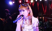 yucat「PARALLEL LIVE vol.5～知性がもたらす快楽は無限だ～」の様子。
