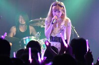 yucat「PARALLEL LIVE vol.5～知性がもたらす快楽は無限だ～」の様子。