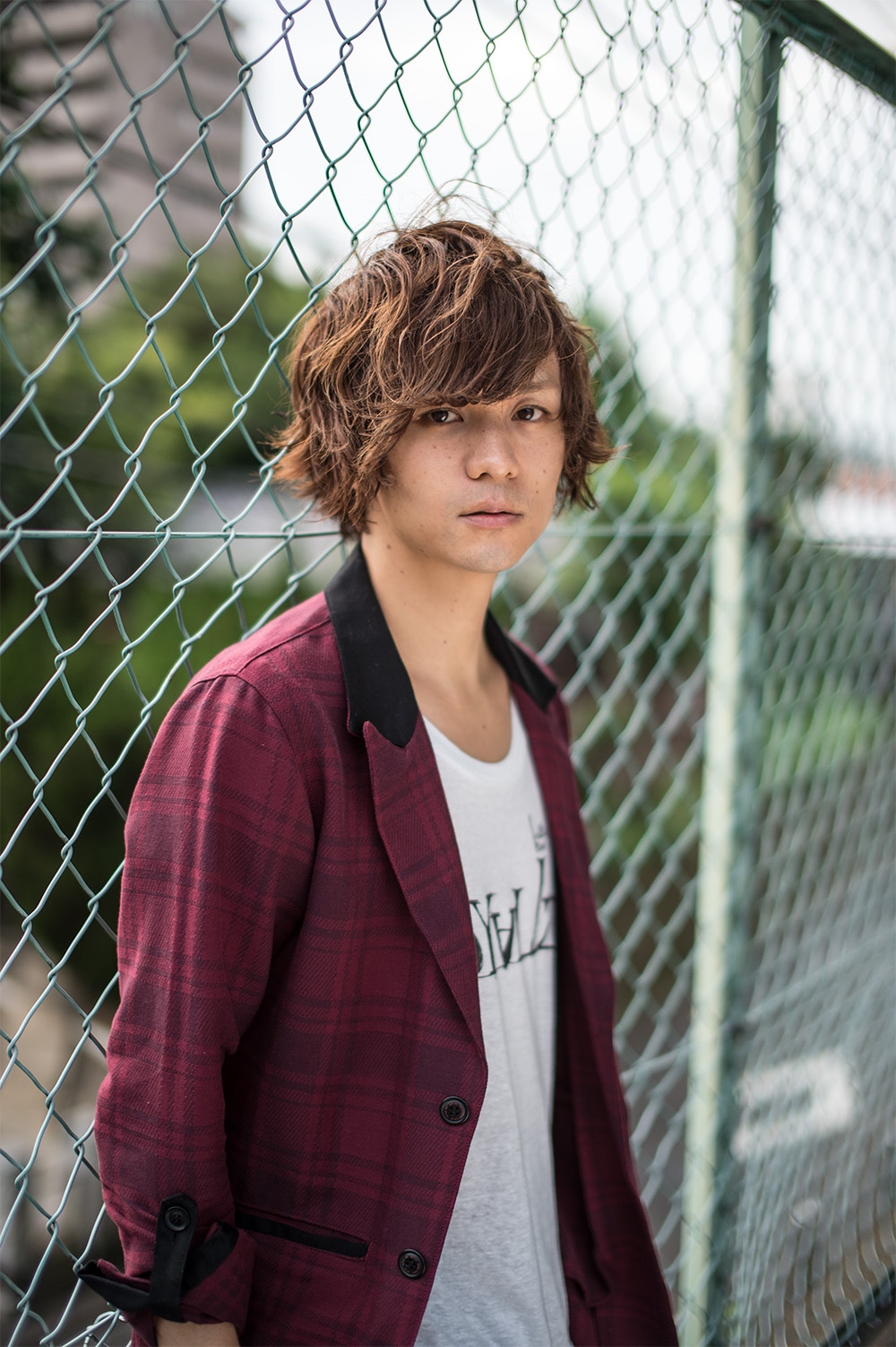 「Signature Line ft. Masato Kanai from BIGMAMA」のアイテムを着用した金井政人（BIGMAMA）。