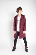 「Signature Line ft. Masato Kanai from BIGMAMA」のアイテムを着用した金井政人（BIGMAMA）。