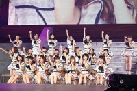 AKB48グループ東京ドームコンサート「～するなよ？するなよ？ 絶対卒業発表するなよ？～」AKB48単独公演の様子。 (c)AKS