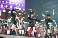 「スイングジャズメドレー」の様子。 (c)AKS