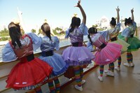 クルージングを満喫するチームしゃちほこ。