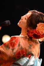 和服姿のSAWA（写真は昨年8月に行われた「サワソニ Vol.6」の様子）。