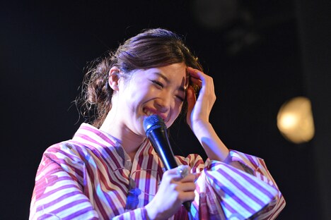 「（サマソニに）勝っちゃったかー」と照れ笑いするSAWA。