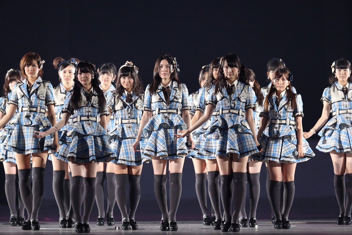 SKE48による「不器用太陽」歌唱の様子。 (c)AKS