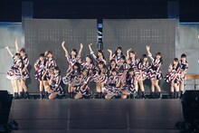 NMB48による「イビサガール」歌唱の様子。 (c)AKS