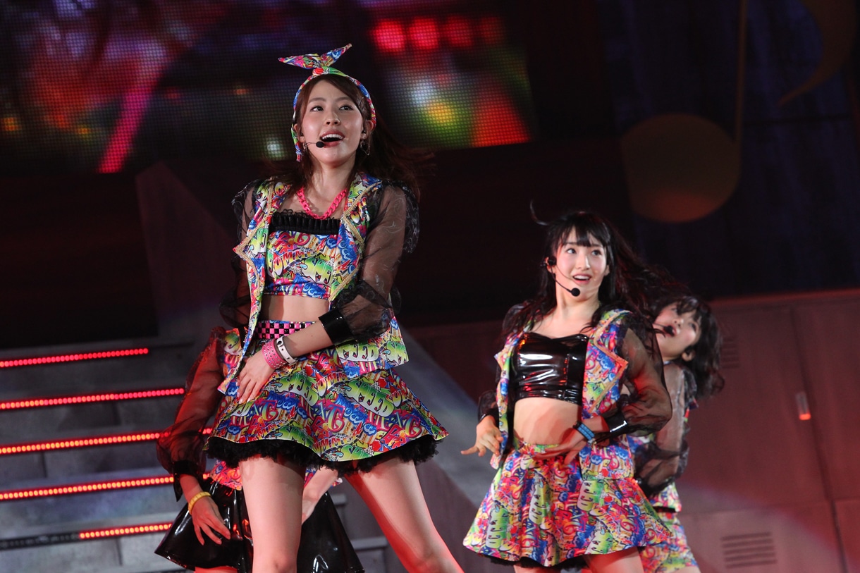 ネクストガールズによる「ひと夏の反抗期」歌唱の様子。 (c)AKS