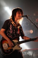 稲村太佑（G, Vo / アルカラ）（撮影：高畠正人）