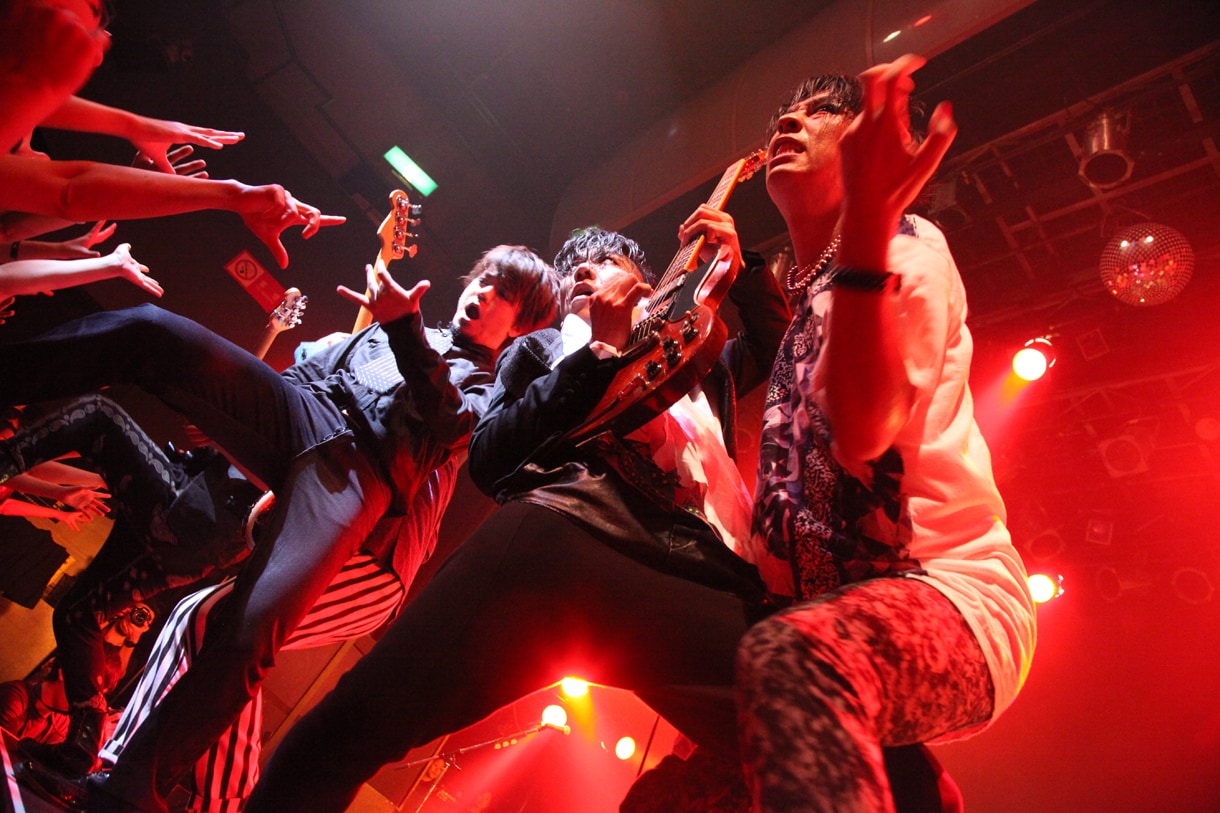 HEREのライブの様子。（撮影：高畠正人）