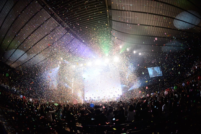 androp「one-man live 2014 at国立代々木競技場・第一体育館」のワンシーン。