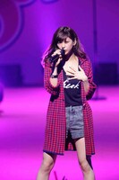 「Seventeen 夏の学園祭2014」に出演した西内まりや。