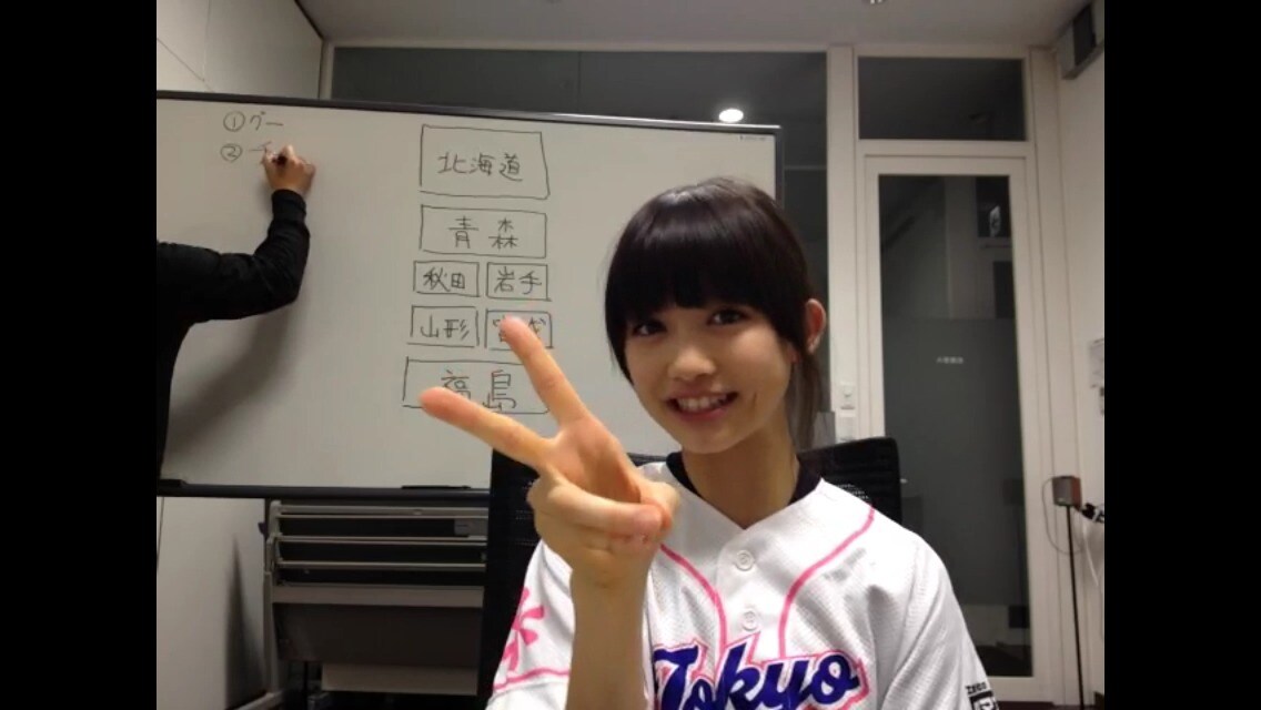 新井ひとみ（写真は昨年の第1回「47都道府県 東京女子流 全国じゃんけん大会」Ustream中継の様子）