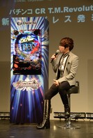 「CR T.M.Revolution」について解説するT.M.Revolution。