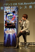 「CR T.M.Revolution」について解説するT.M.Revolution。