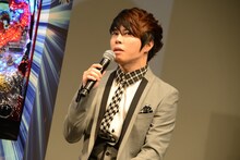 「CR T.M.Revolution」について解説するT.M.Revolution。