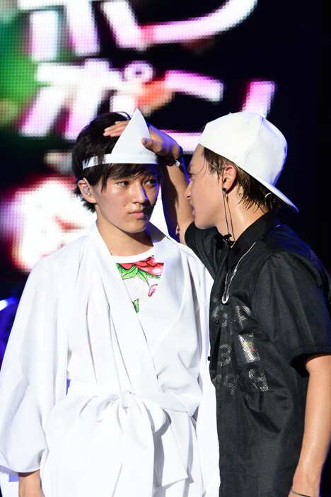 MASAKIに「頭ポンポン除霊」をするTo-i。