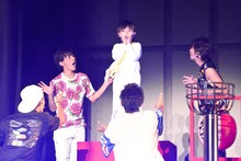 長崎大晟を囲むDISH//。