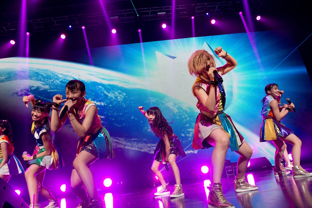 Cheeky Parade「NINE LIVES TOUR～チキパのNATSUMATSURI～」の様子。