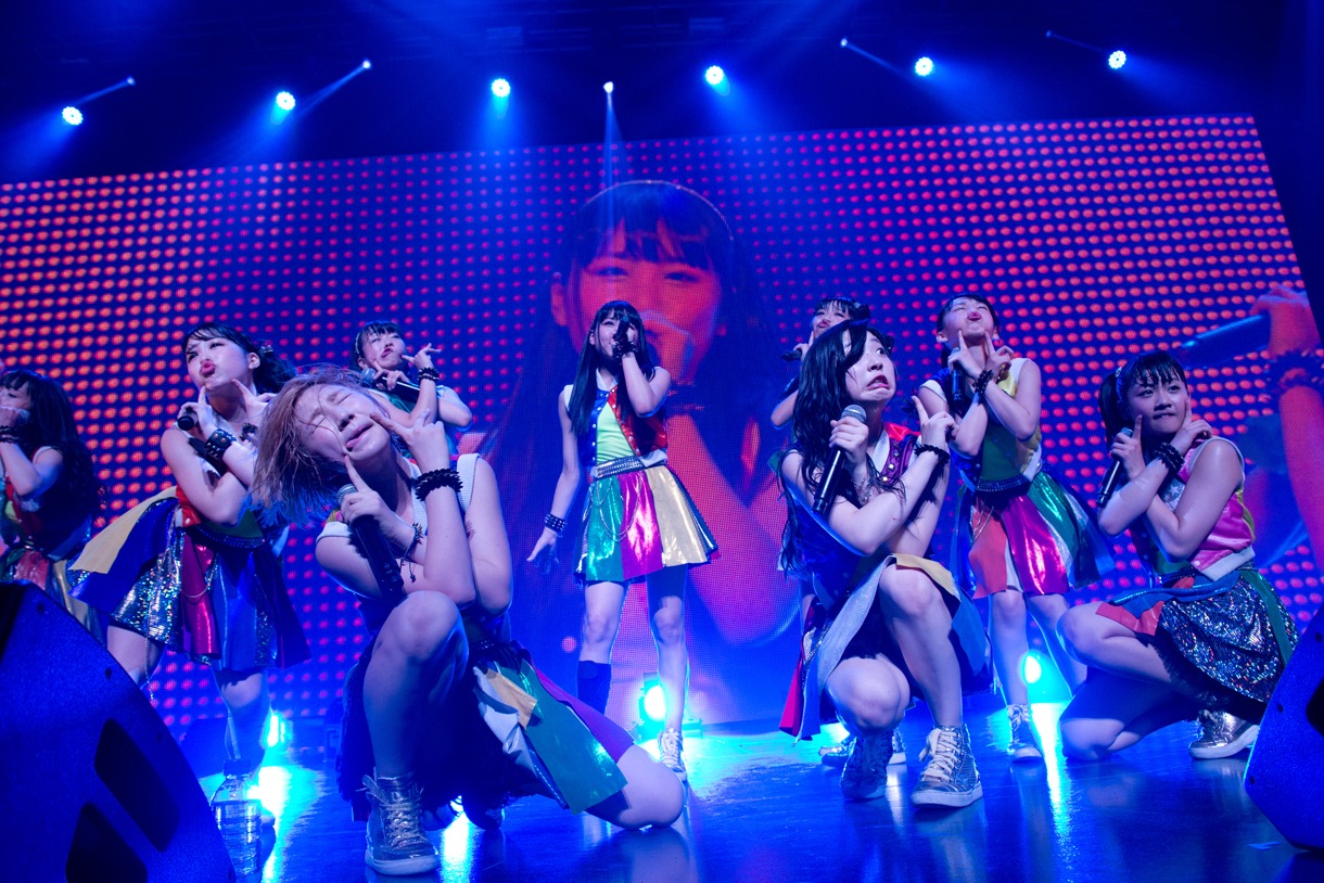Cheeky Parade「NINE LIVES TOUR～チキパのNATSUMATSURI～」の様子。