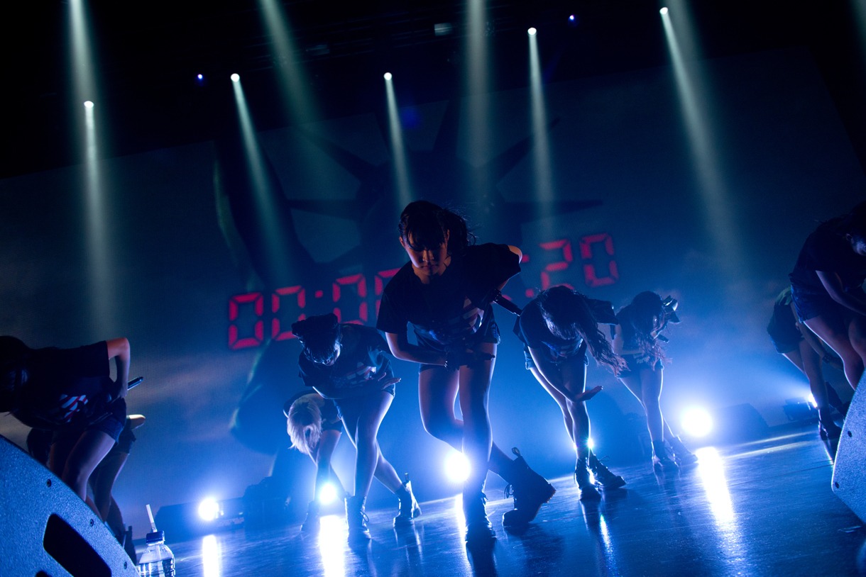 Cheeky Parade「NINE LIVES TOUR～チキパのNATSUMATSURI～」の様子。