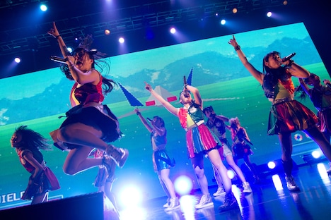 Cheeky Parade「NINE LIVES TOUR～チキパのNATSUMATSURI～」の様子。