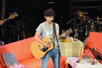 吉田結威（G, Vo）