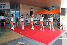 auショップパルティフジ衣山店でイベントを行うひめキュンフルーツ缶。