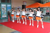 auショップパルティフジ衣山店でイベントを行うひめキュンフルーツ缶。