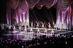 アイドルマスターシンデレラガールズ「THE IDOLM@STER CINDERELLA GIRLS 1st LIVE WONDERFUL M@GIC!!」のワンシーン。