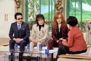 左から桜井賢、坂崎幸之助、高見沢俊彦、黒柳徹子。(c)テレビ朝日