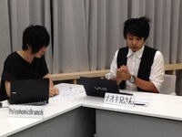 左からPolyphonicBranch、司会のナオキ兄さん。